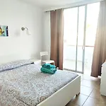Blu Apartment, Wifi Free Pool View *