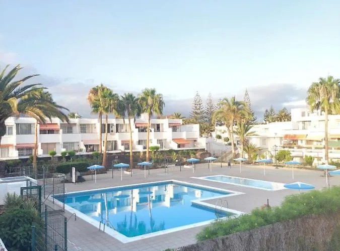 Blu Apartment, Wifi Free Pool View Сasa de vacaciones *