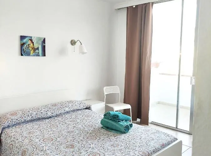 Blu Apartment, Wifi Free Pool View Hébergement de vacances *